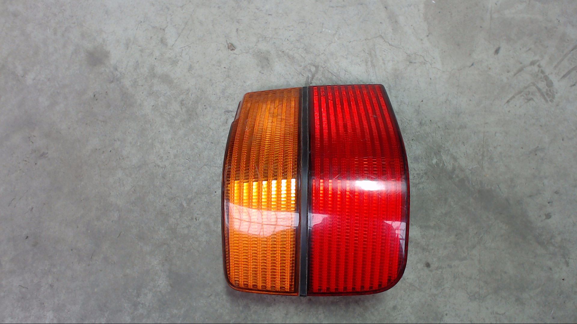 HECKLEUCHTE AUSSEN LINKS L