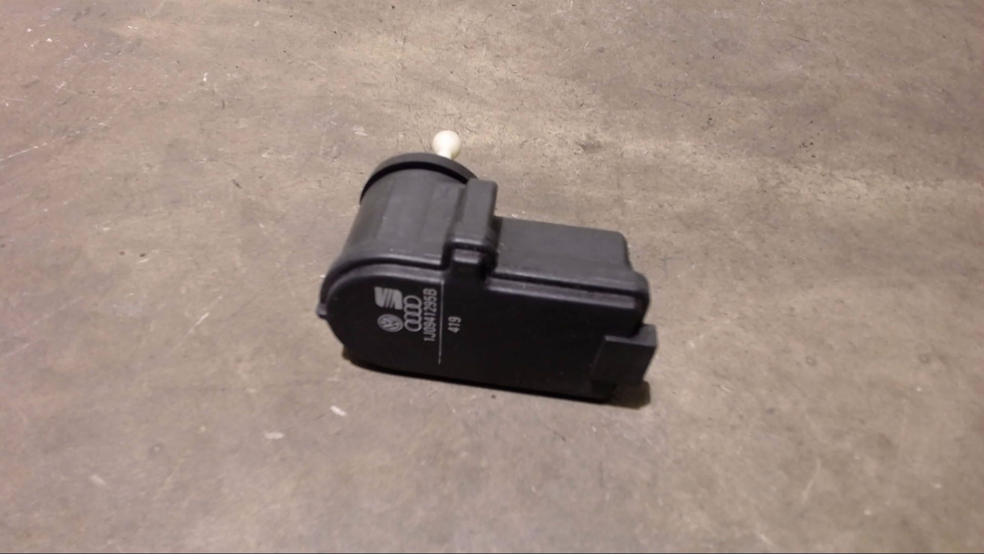 MOTOR LEUCHTWEITENREGULIERUNG LWR
