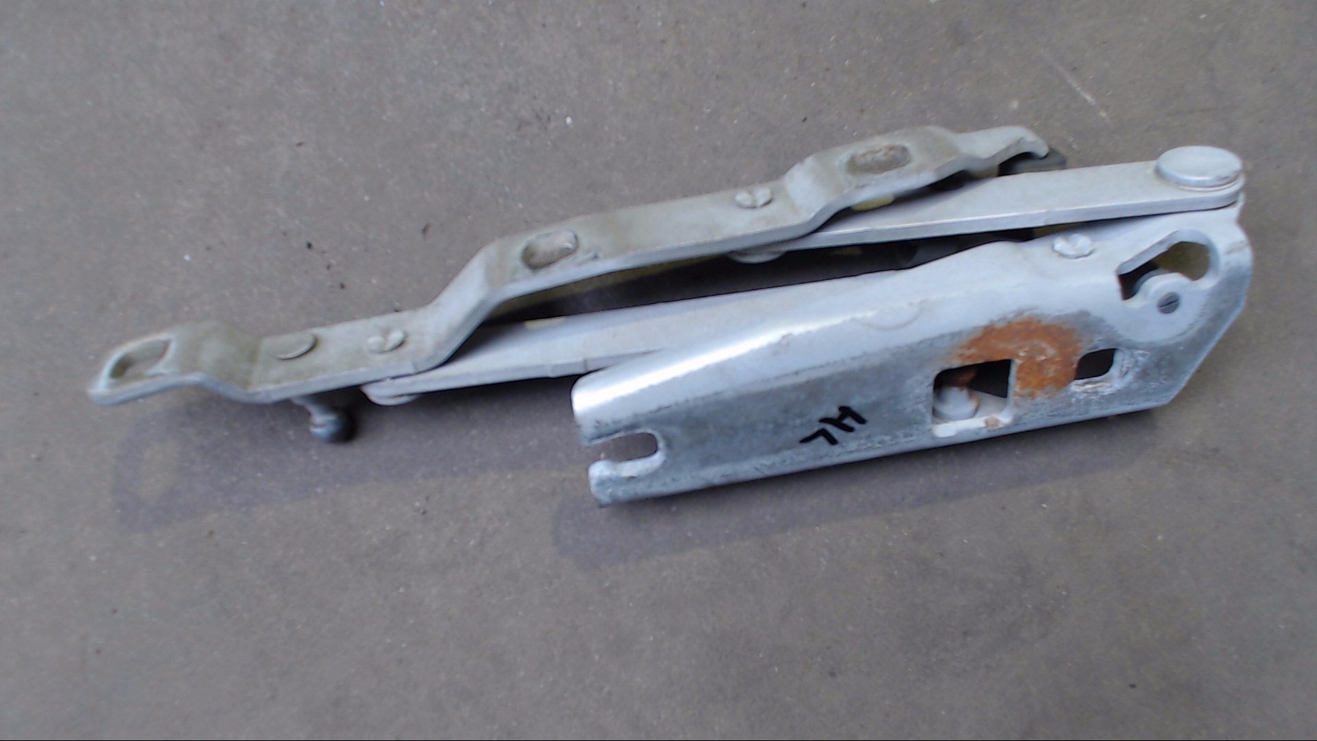 SCHARNIER HECKKLAPPE LINKS