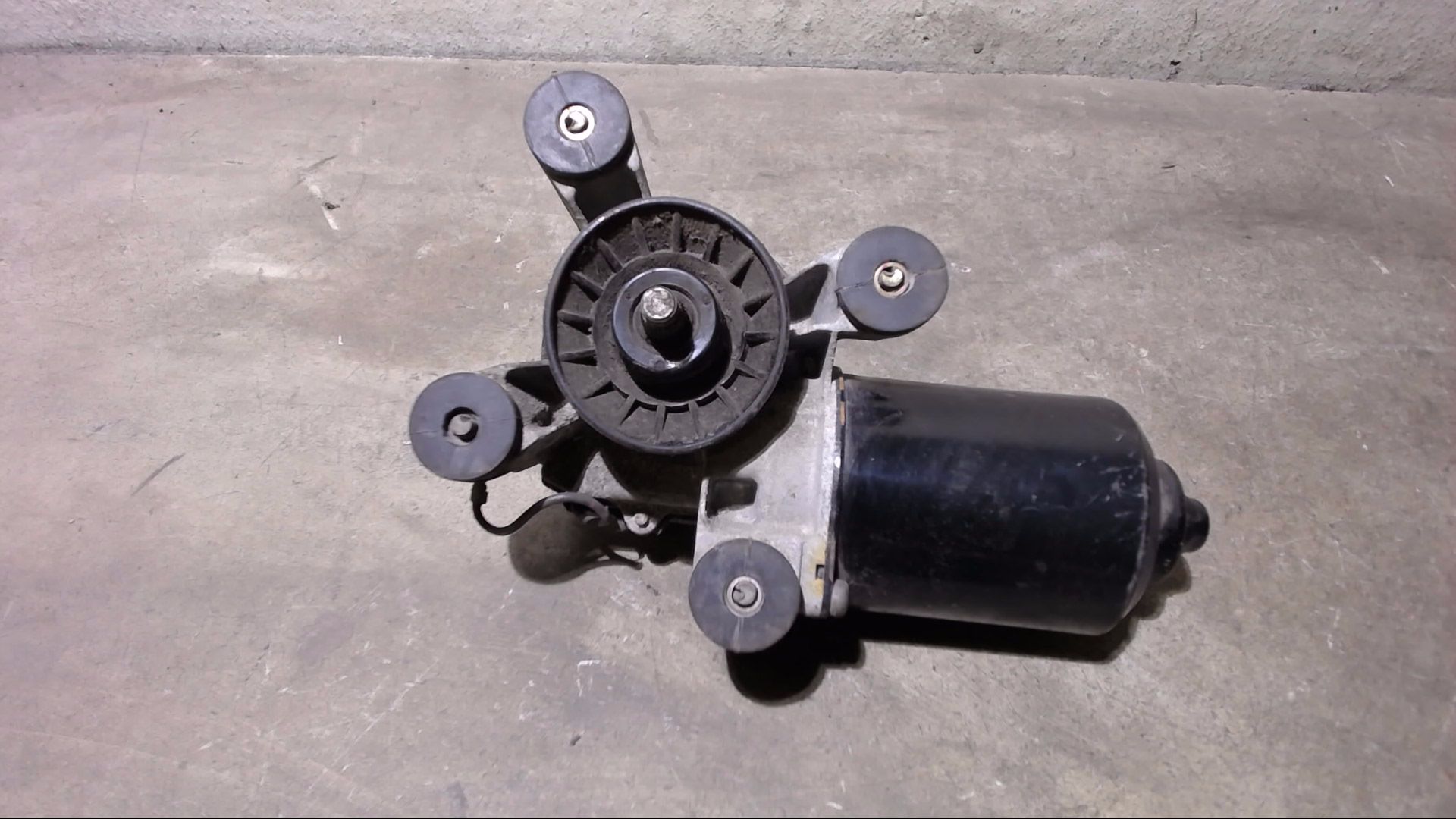 SCHEIBENWISCHERMOTOR