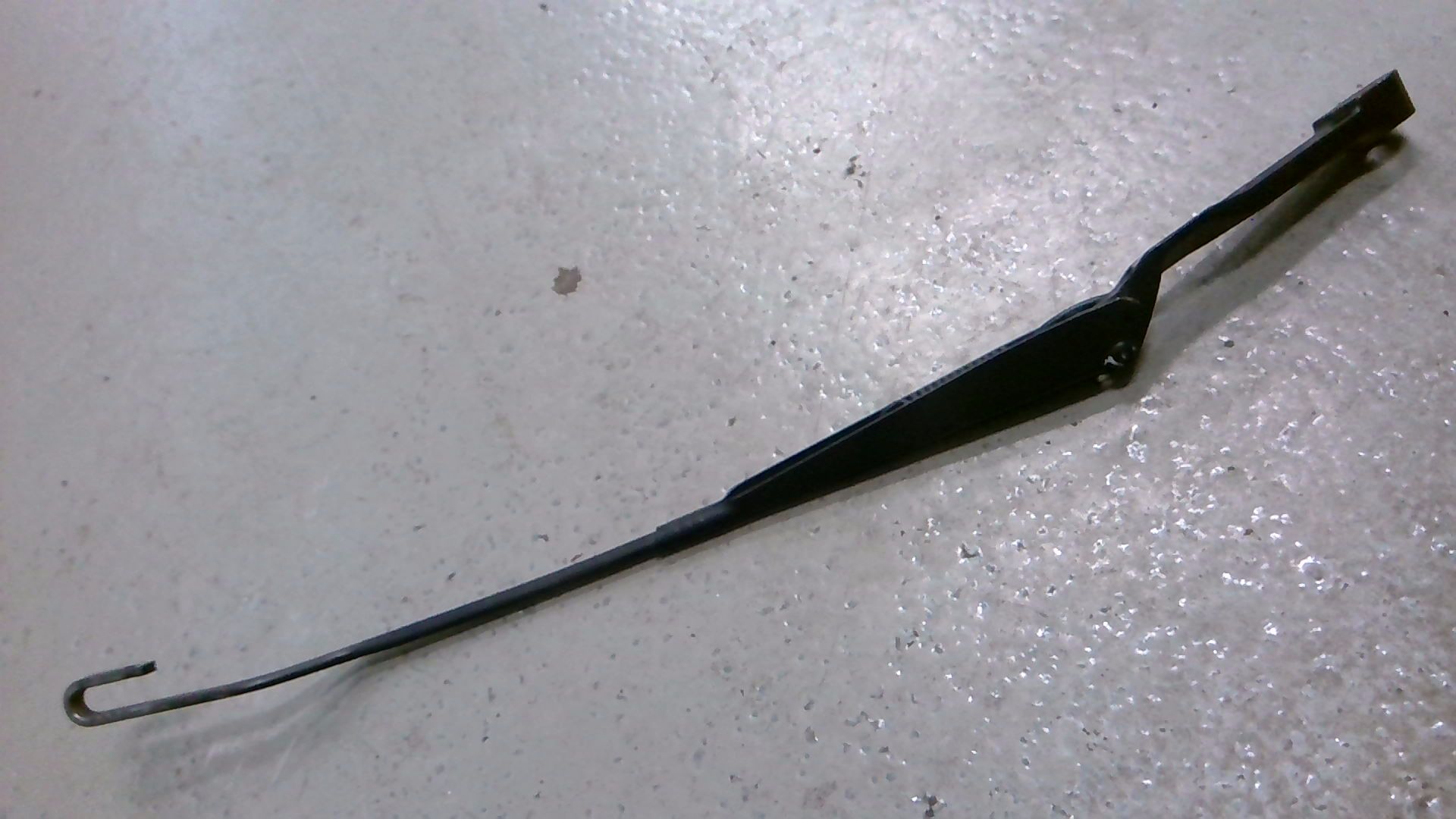 Scheibenwischerarm Links