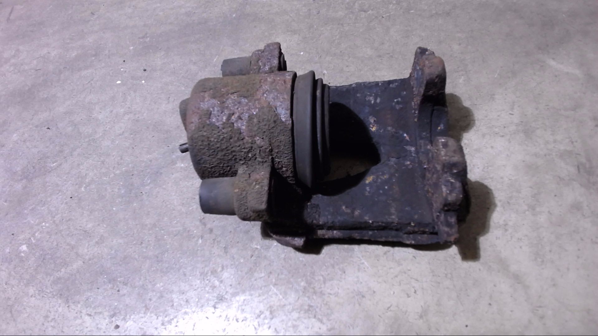 BREMSSATTEL VORNE RECHTS