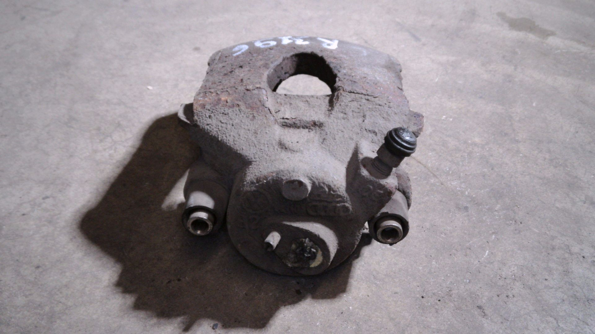 BREMSSATTEL VORNE RECHTS