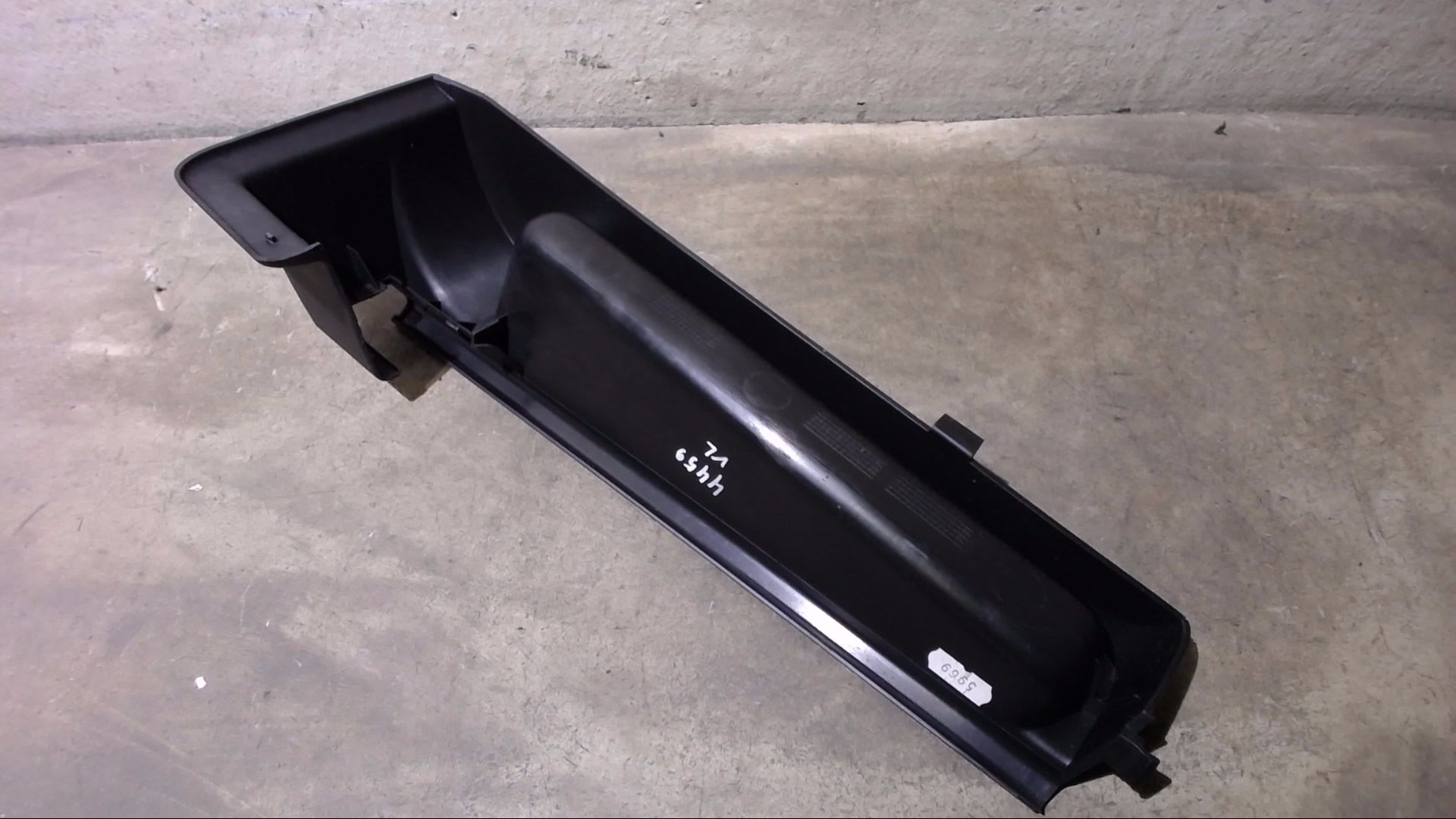 ABLAGEKASTEN FAHRERSITZ LINKS