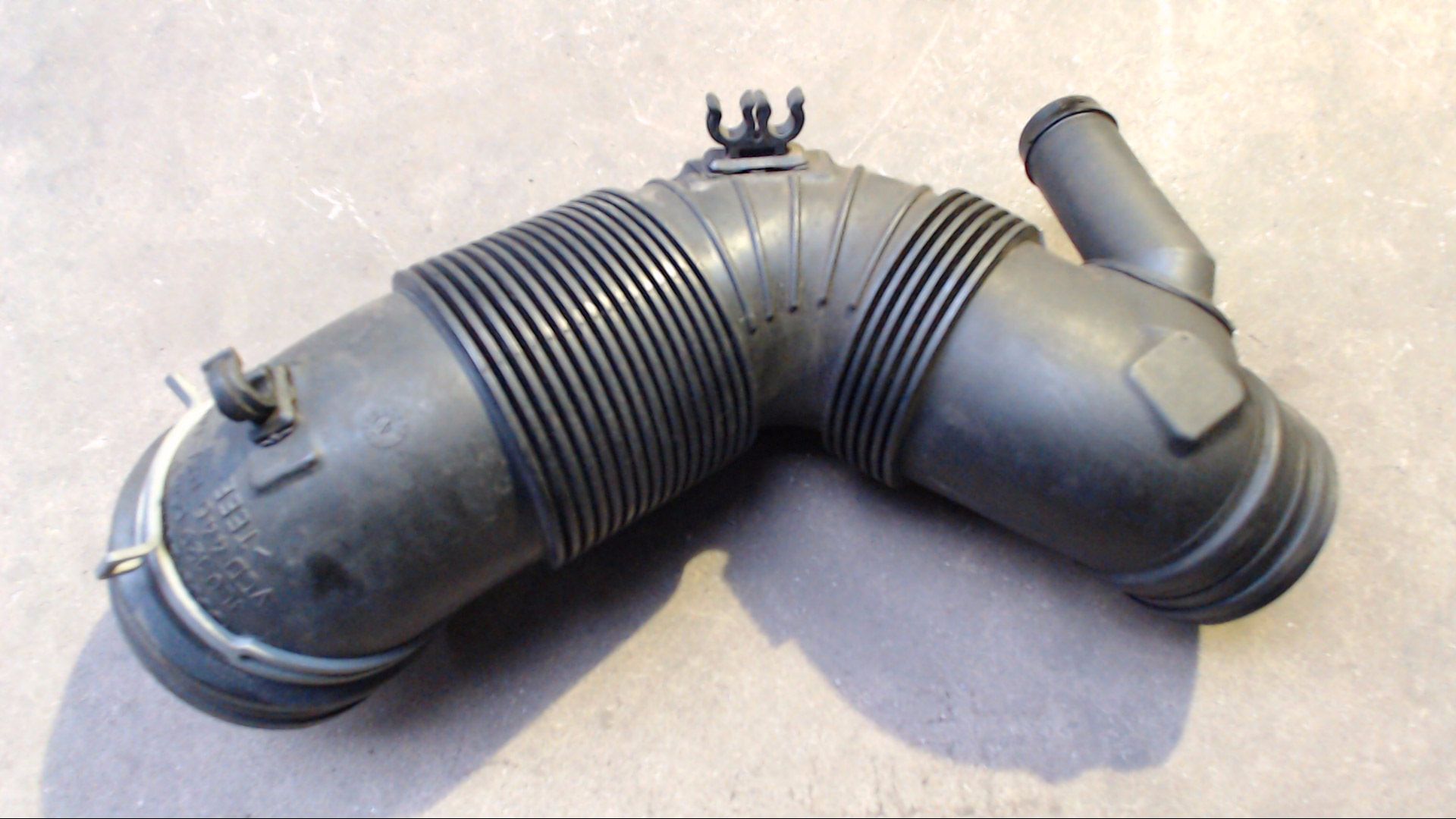 LUFTFILTERSCHLAUCH ANSAUGSCHLAUCH