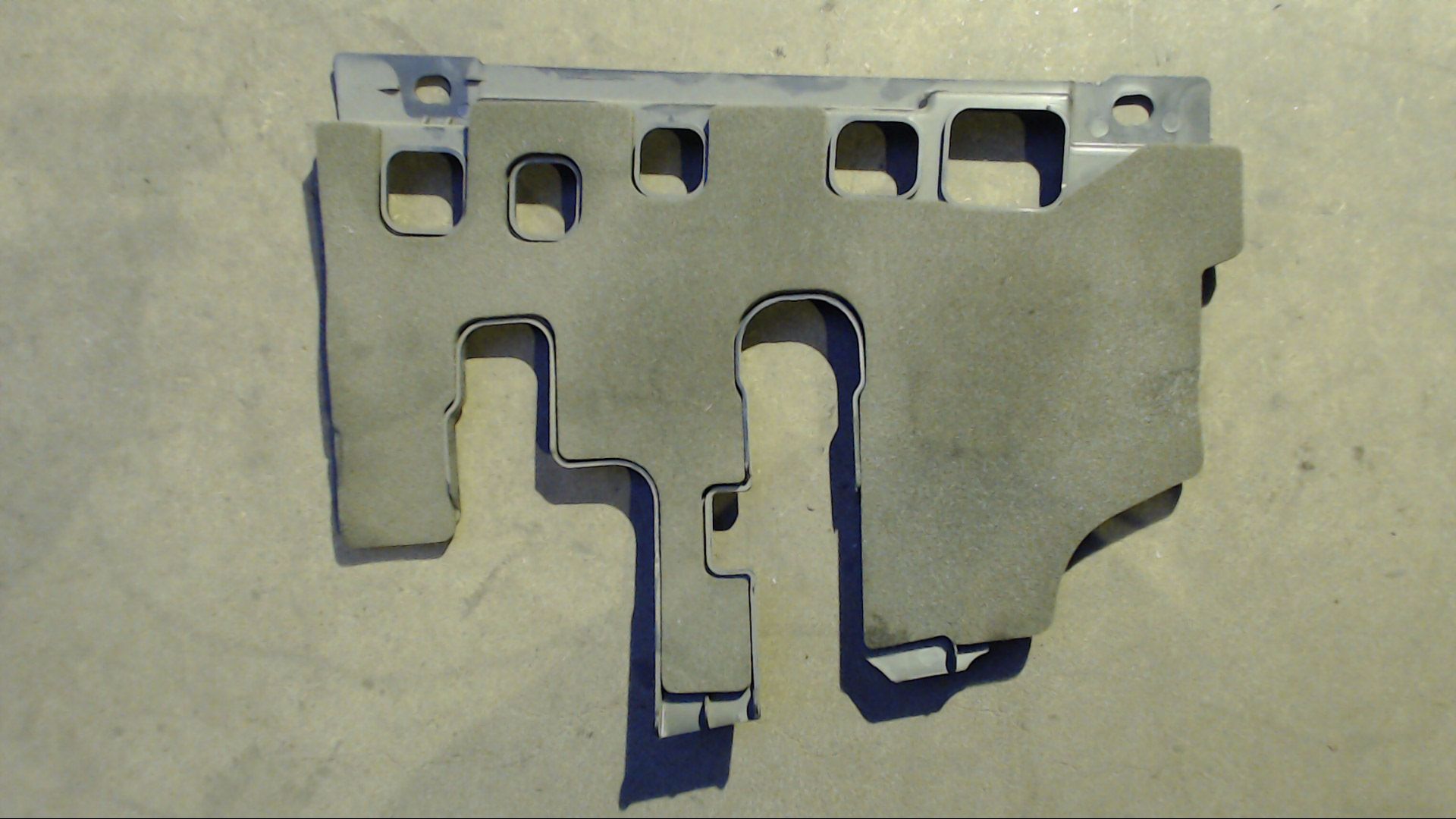 BLENDE ABDECKUNG ARMATURENBRETT UNTEN LINKS