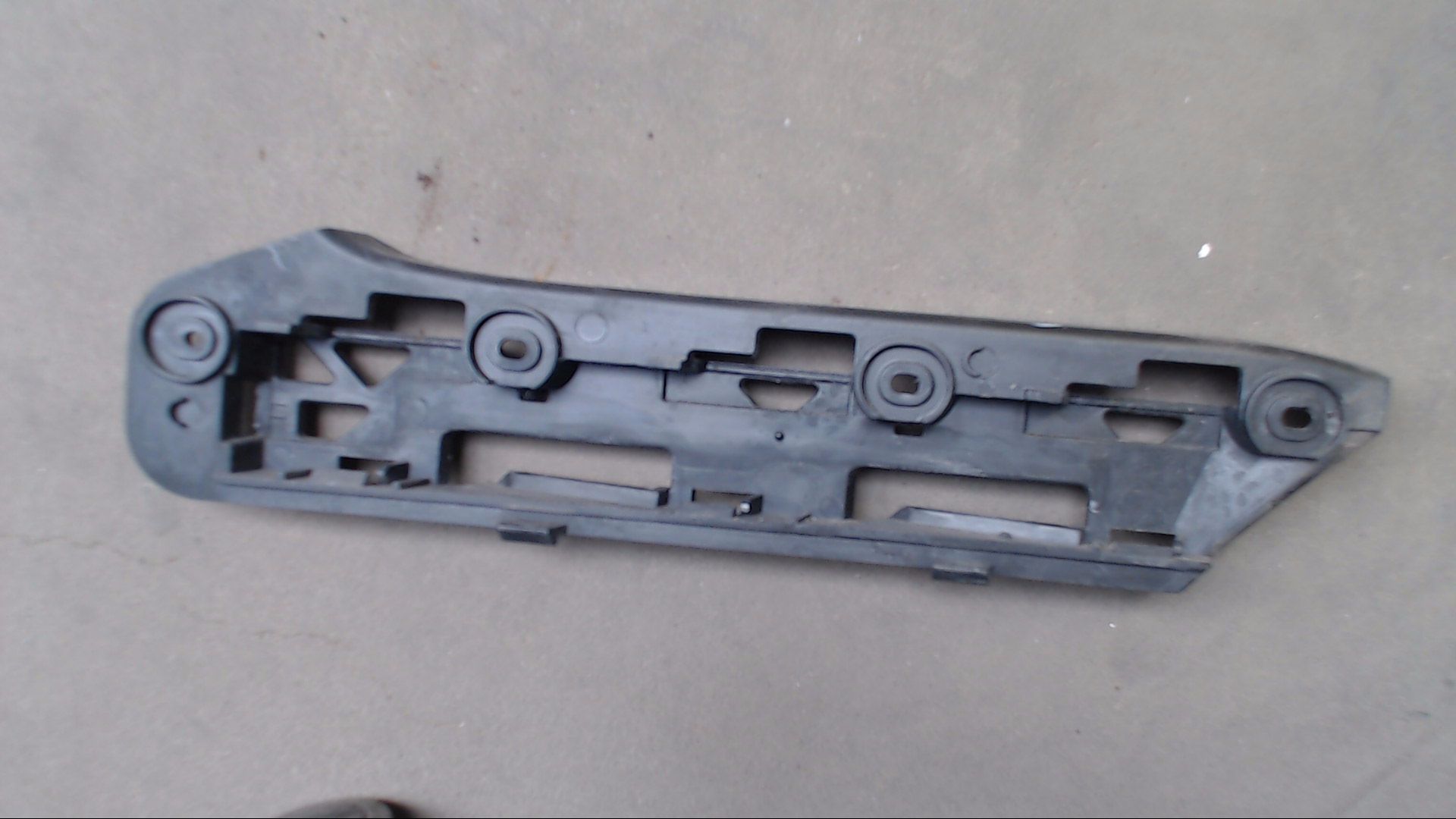 HALTER HALTERUNG STOßSTANGE RECHTS