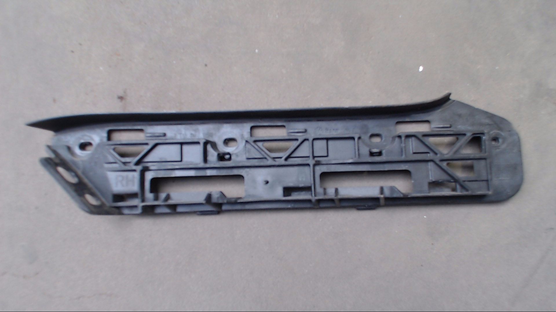 HALTER HALTERUNG STOßSTANGE RECHTS