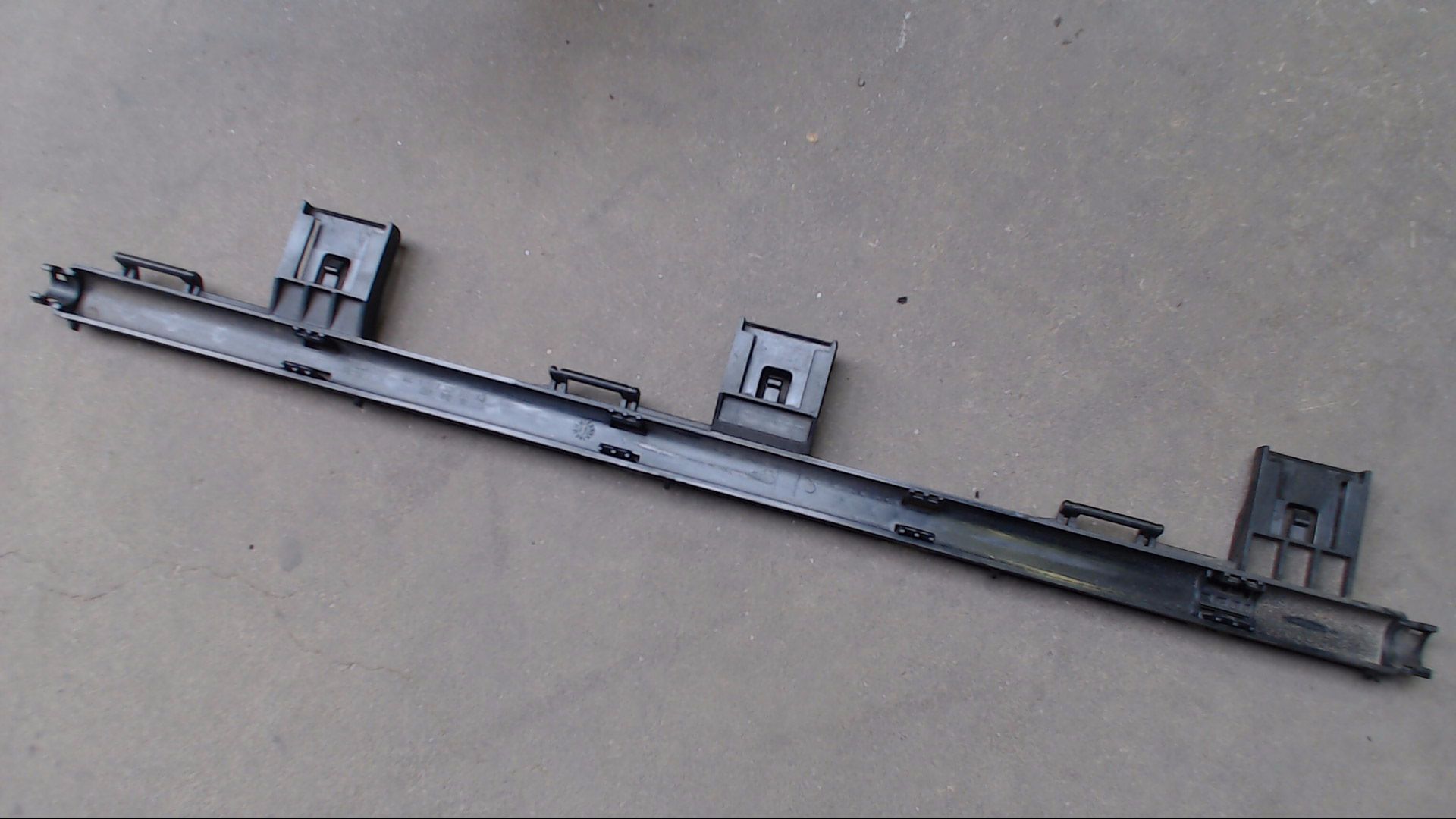 KABELKANAL HALTER BATTERIEKABEL PLUS