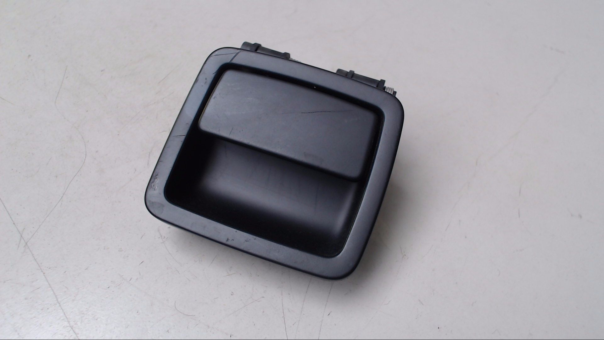 GRIFF DECKEL KLAPPE ABLAGEFACH KOFFERRAUM