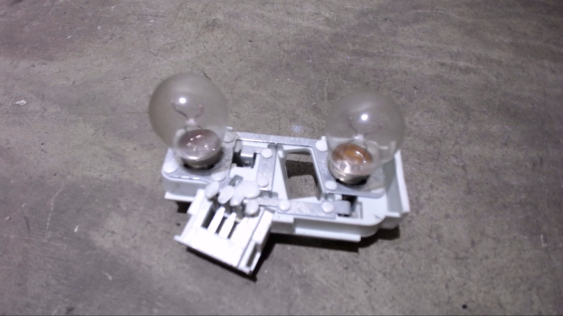 LAMPENTRÄGER INNEN RECHTS