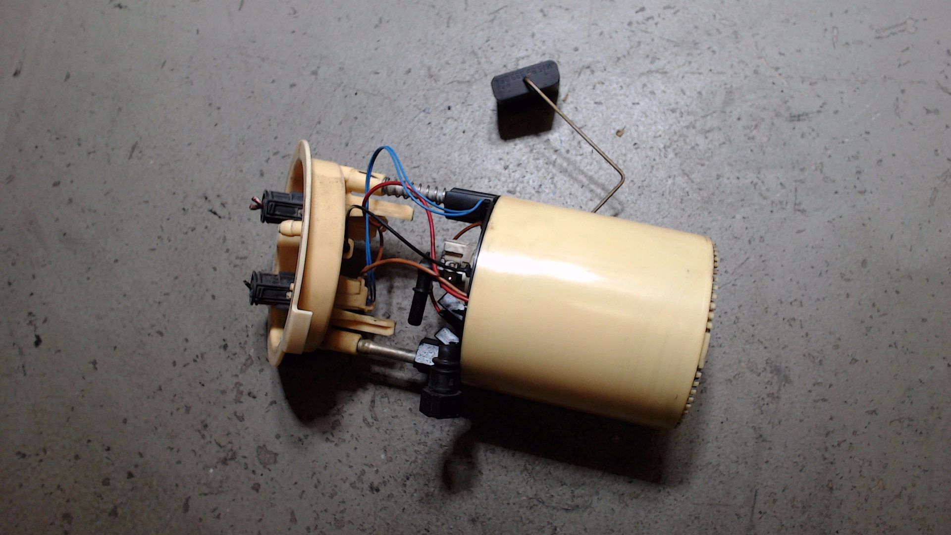KrafTstoffPumpe MIT TANKGEBER