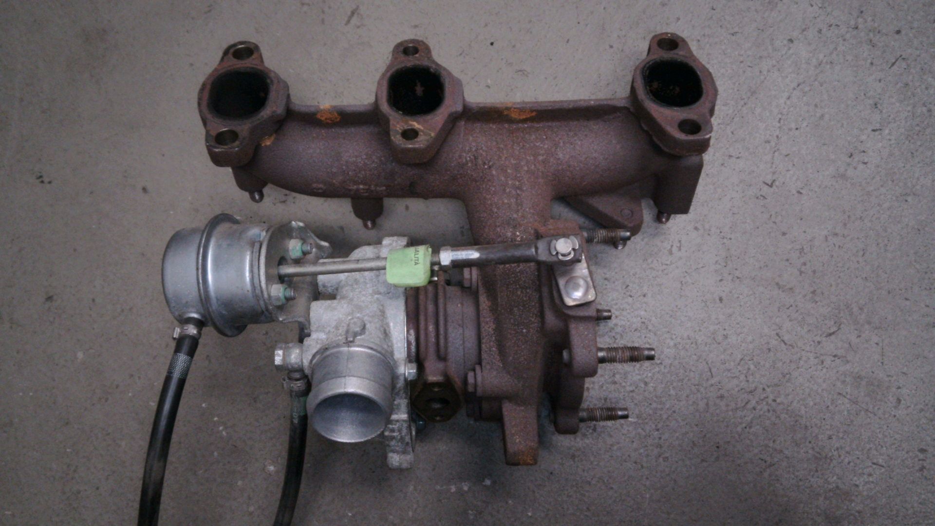 TURBOLADER TURBO ABGASKRÜMMER