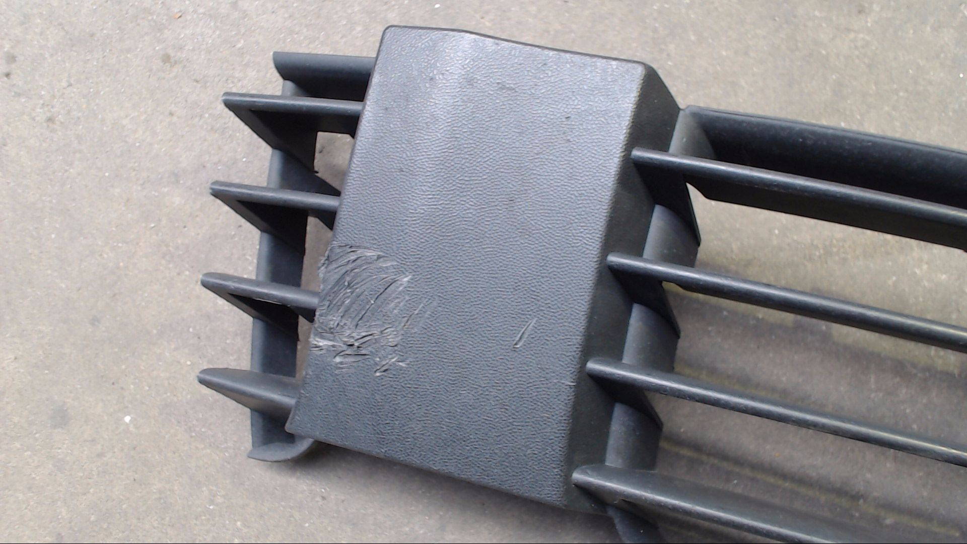 LUFTGITTER GITTER NEBELSCHEINWERFER LINKS