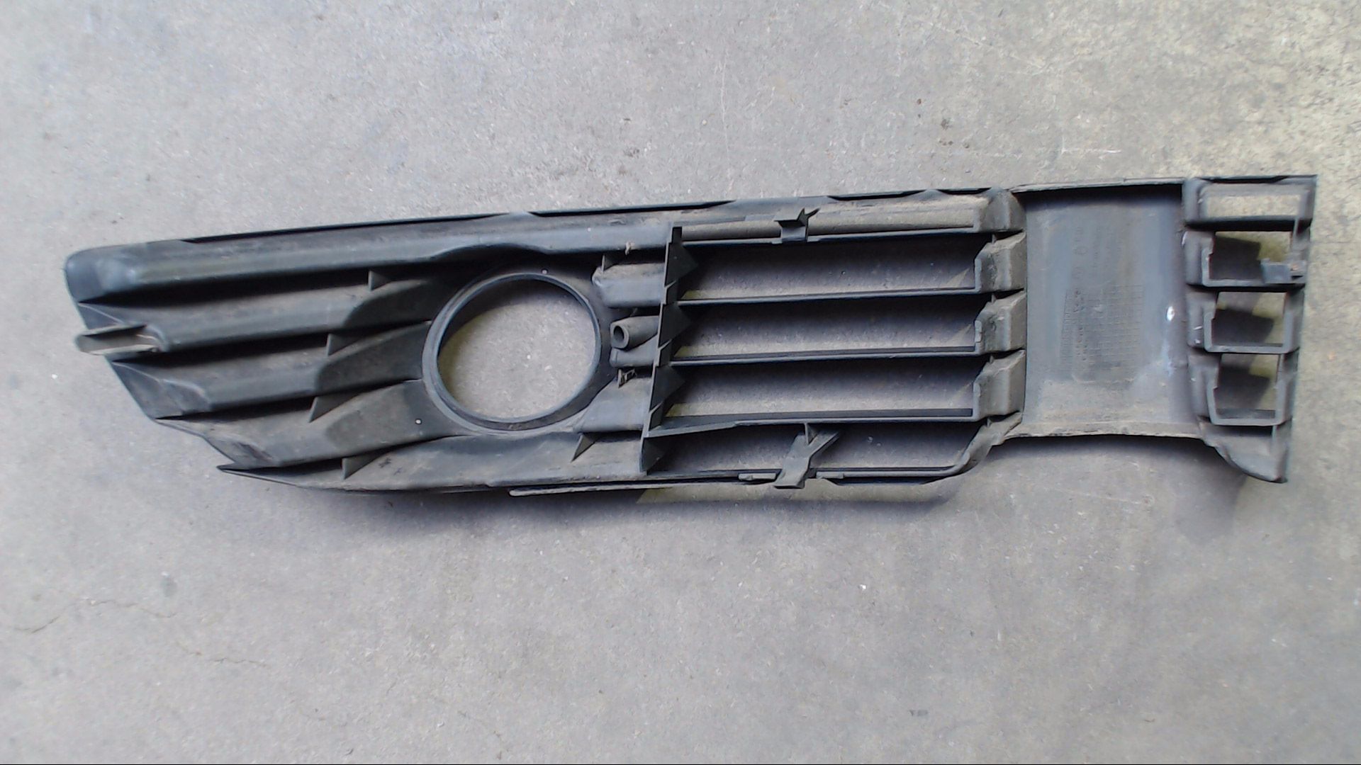 LUFTGITTER GITTER NEBELSCHEINWERFER LINKS