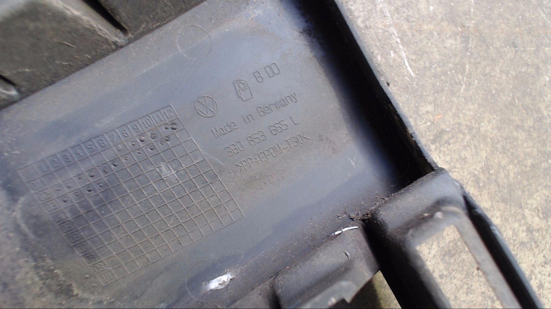 LUFTGITTER GITTER NEBELSCHEINWERFER LINKS