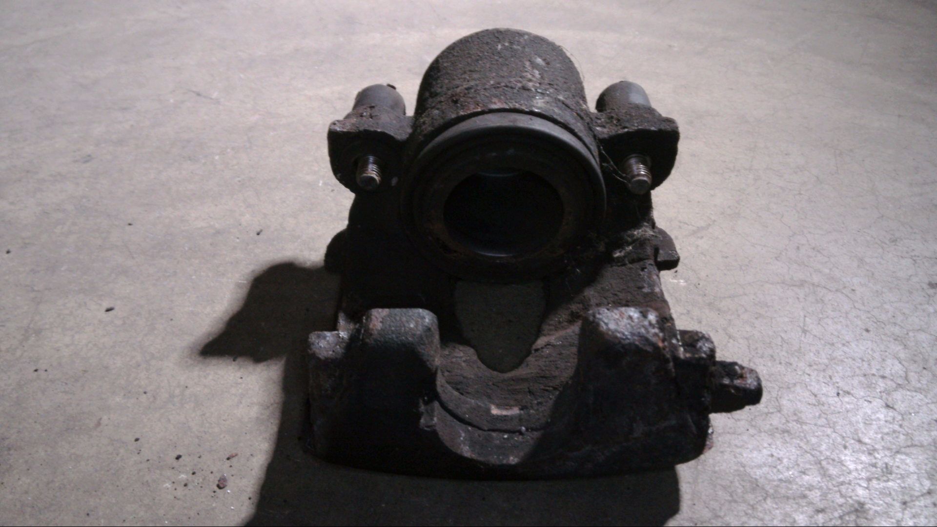 BREMSSATTEL VORNE LINKS