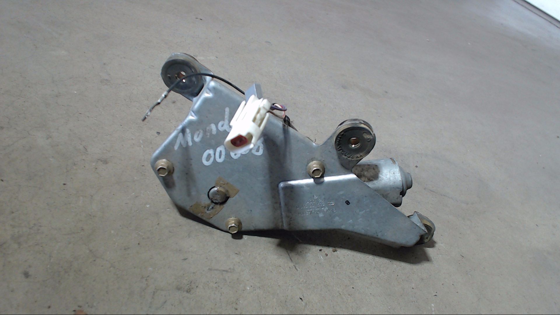 SCHEIBENWISCHERMOTOR HINTEN