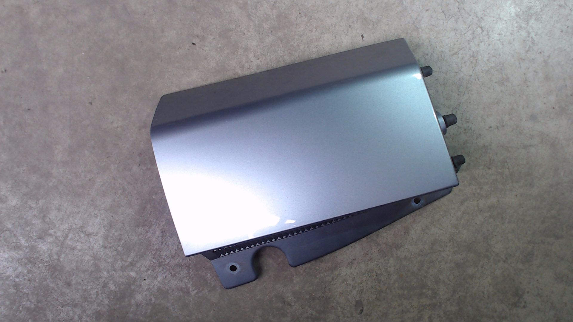 BLENDE RÜCKLEUCHTE HECKLEUCHTE VERKLEIDUNG LINKS