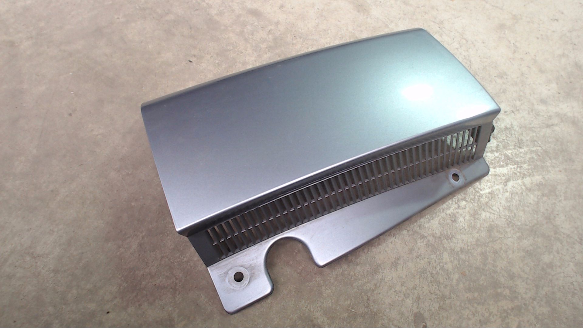 BLENDE RÜCKLEUCHTE HECKLEUCHTE VERKLEIDUNG LINKS