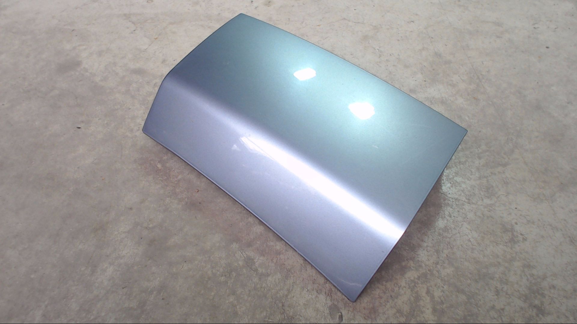 BLENDE RÜCKLEUCHTE HECKLEUCHTE VERKLEIDUNG LINKS