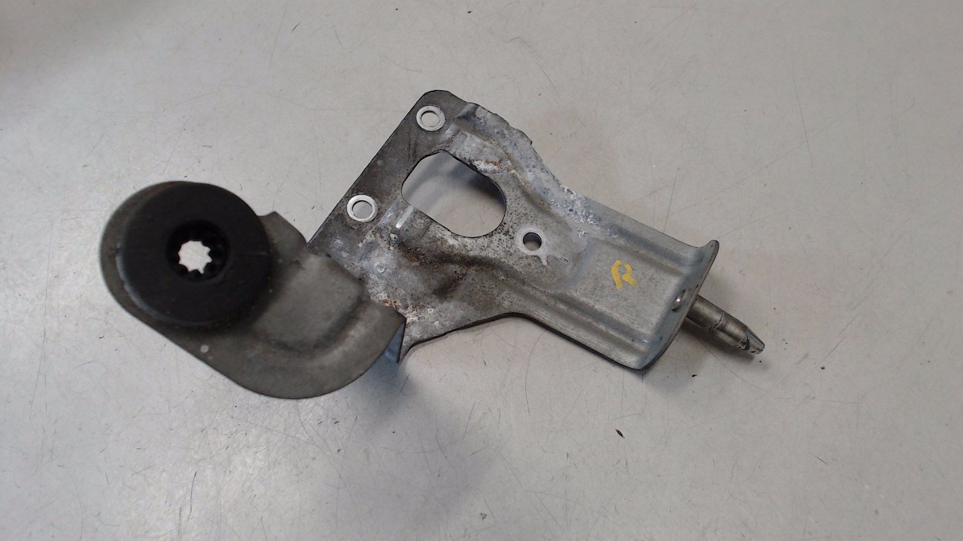 HALTER HALTERUNG Scheibenwischermotor VORNE RECHTS