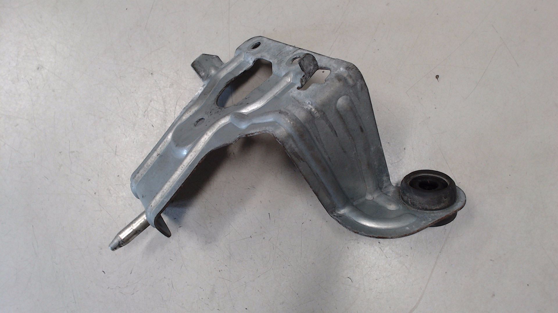HALTER HALTERUNG Scheibenwischermotor VORNE RECHTS