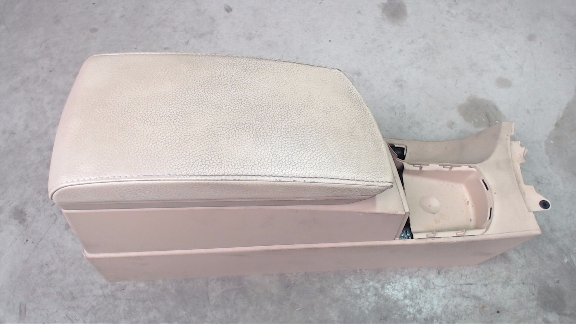 ARMLEHNE MITTELARMLEHNE MITTELKONSOLE