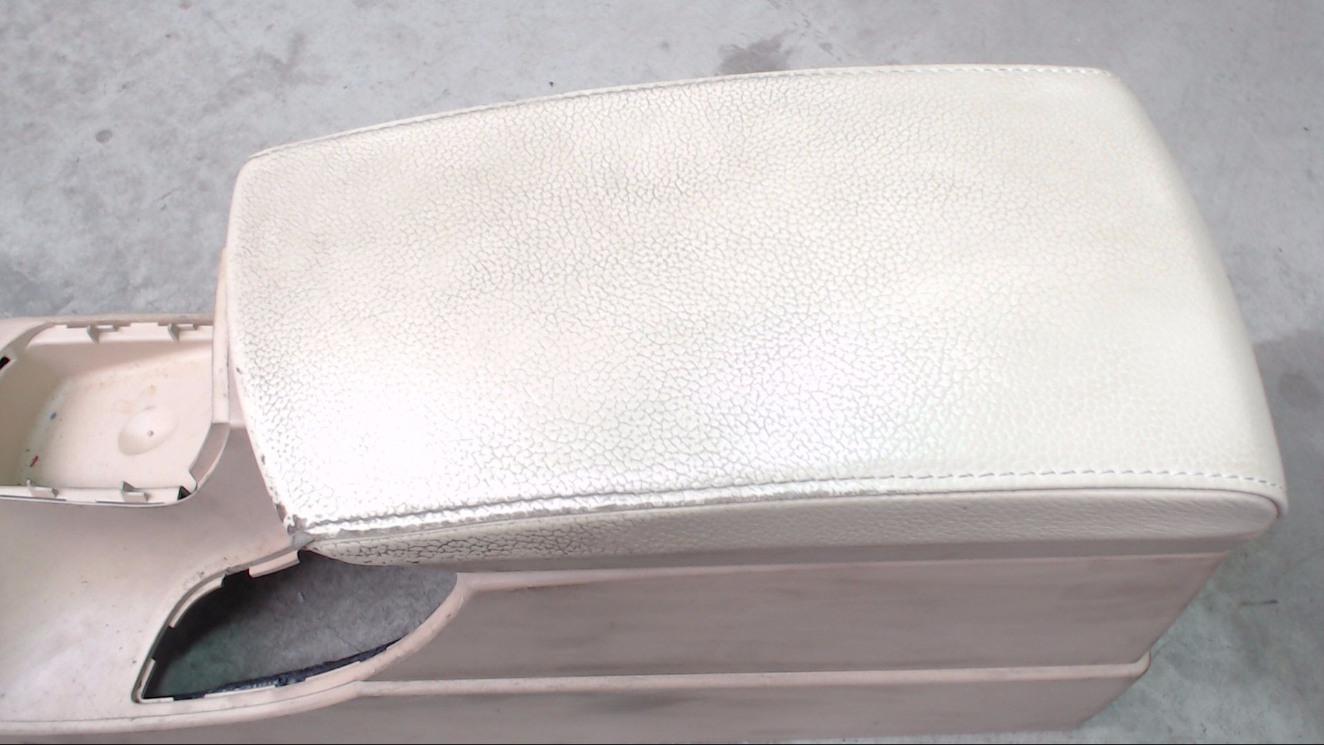 ARMLEHNE MITTELARMLEHNE MITTELKONSOLE