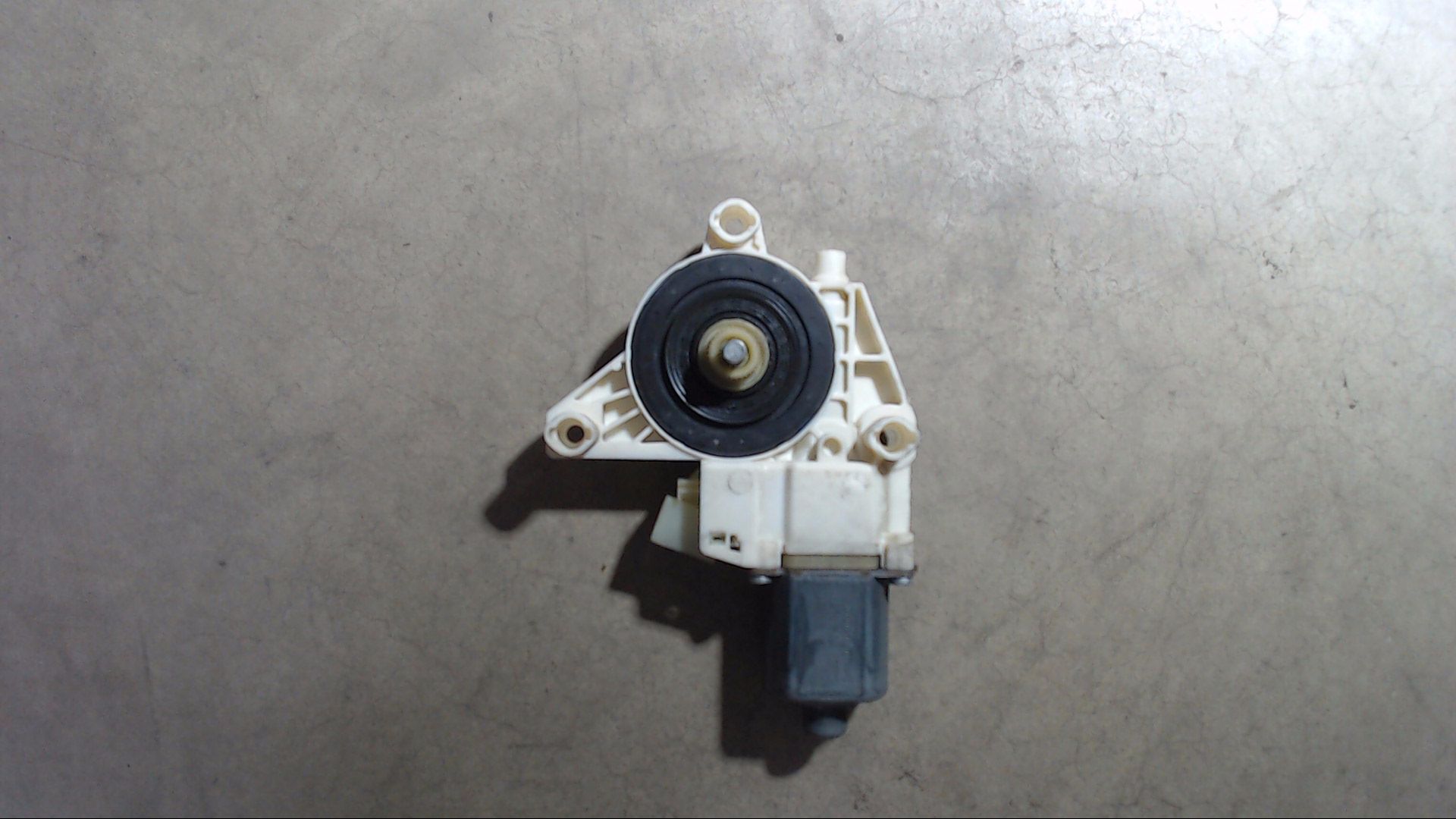 FENSTERHEBER MOTOR LINKS HINTEN