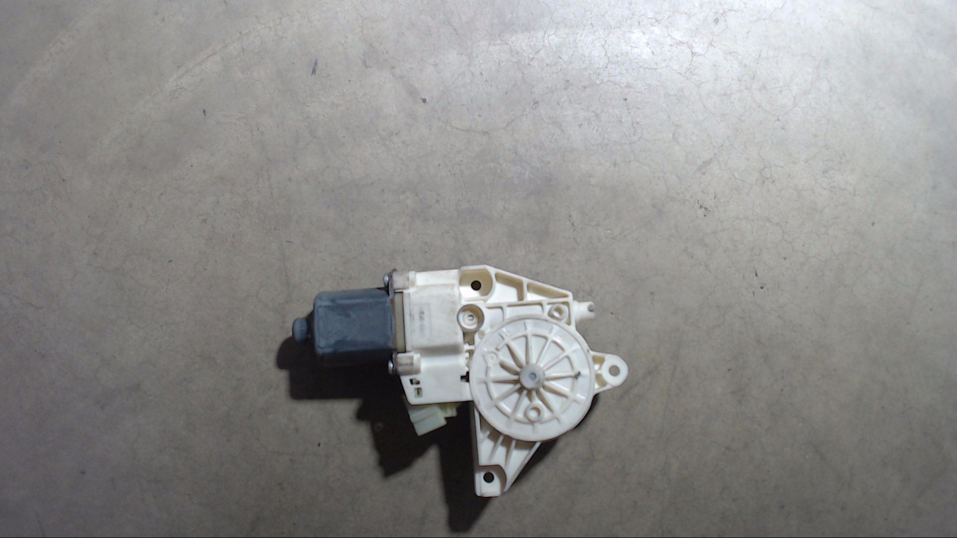 FENSTERHEBER MOTOR LINKS HINTEN