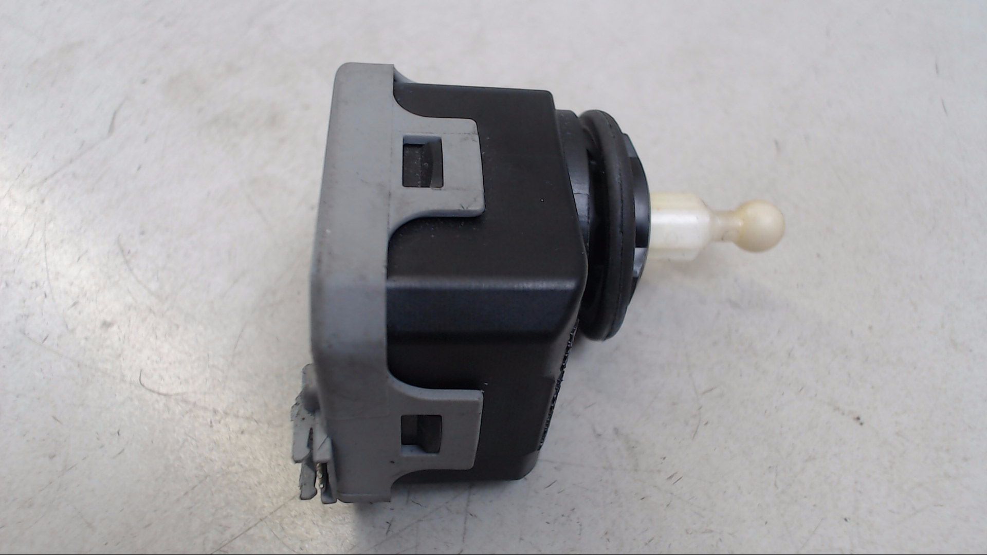 LEUCHTWEITENVERSTELLUNG LEUCHTWEITENREGULIERUNG LWV LINKS