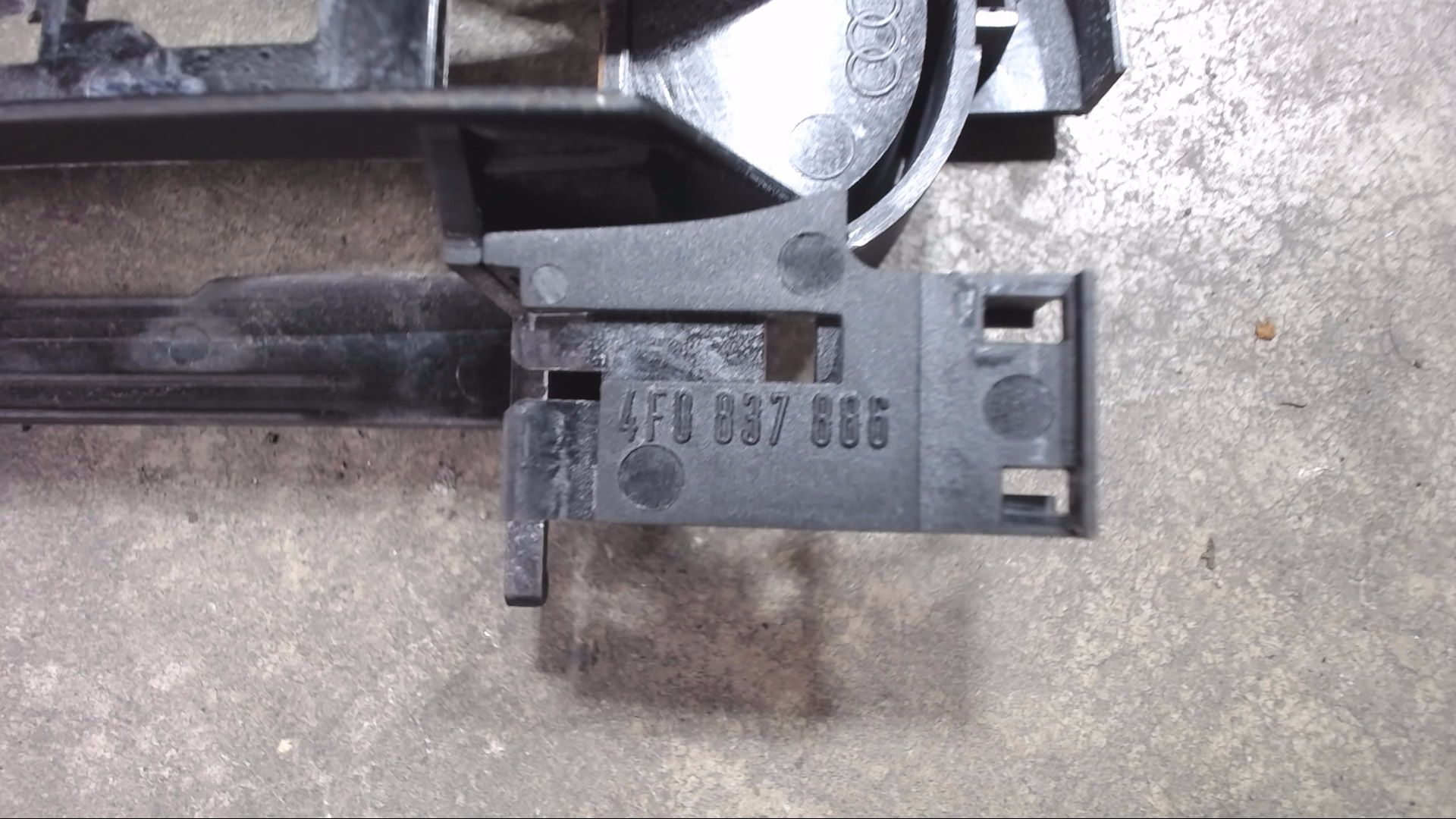 HALTER TRÄGER TÜRGRIFF GRIFF TÜRE RECHTS