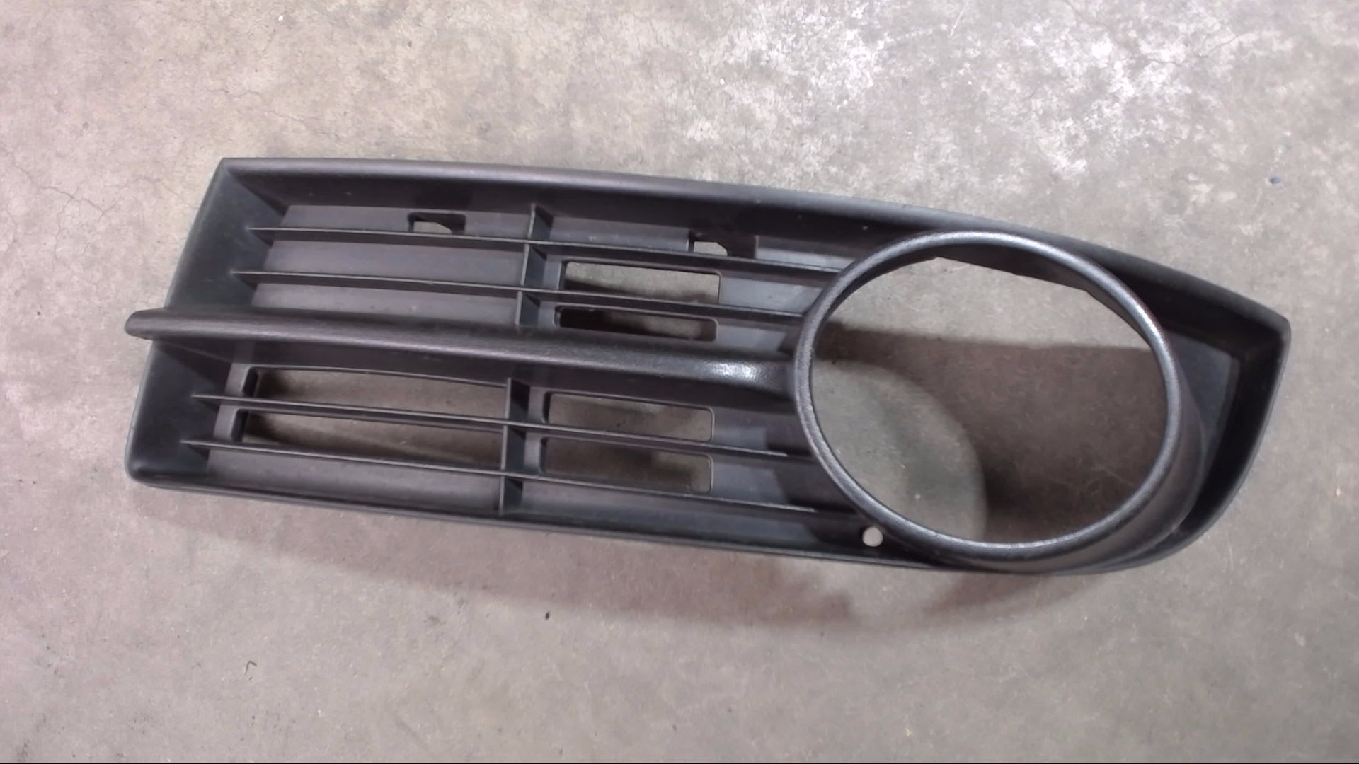 LUFTGITTER GITTER NEBELSCHEINWERFER LINKS