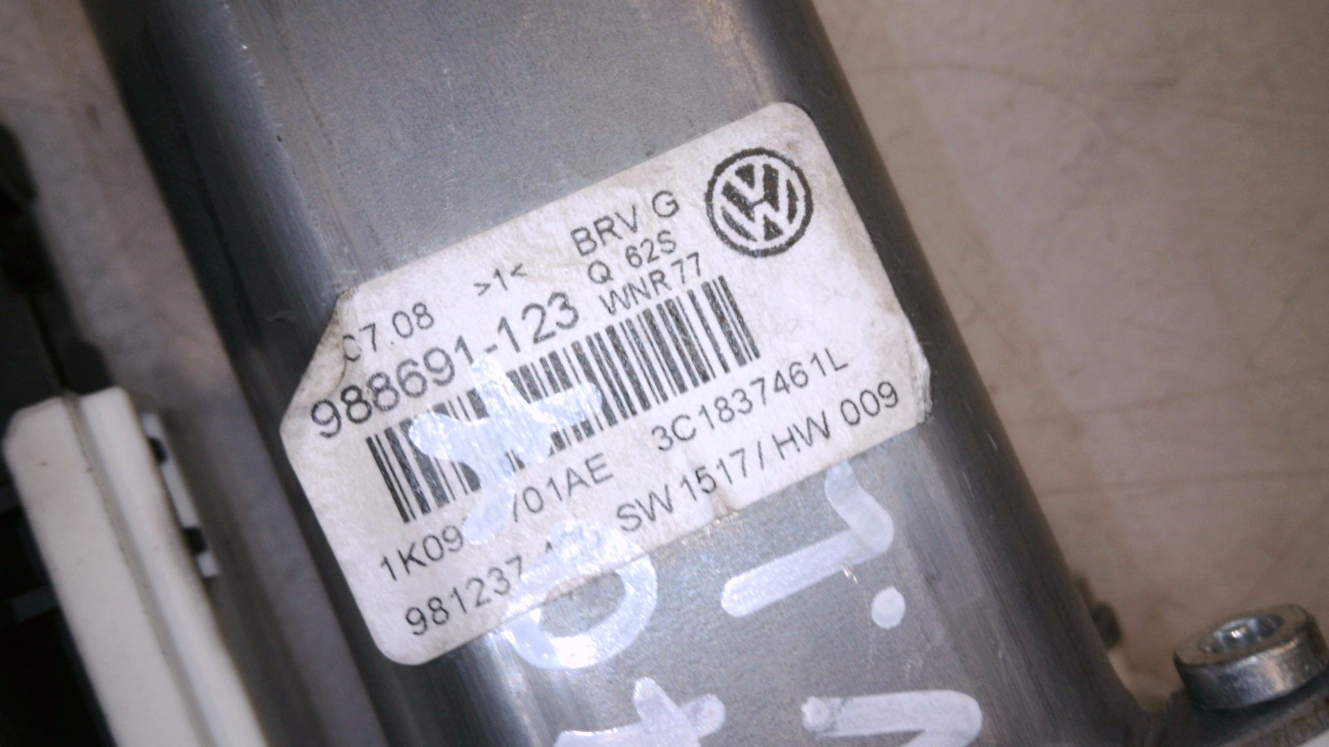 MOTOR FENSTERHEBER VORNE LINKS
