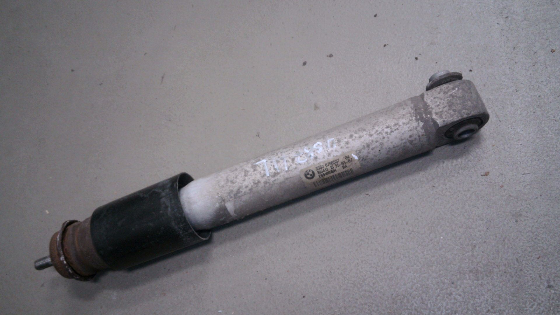 STOSSDÄMPFER HINTEN LINKS