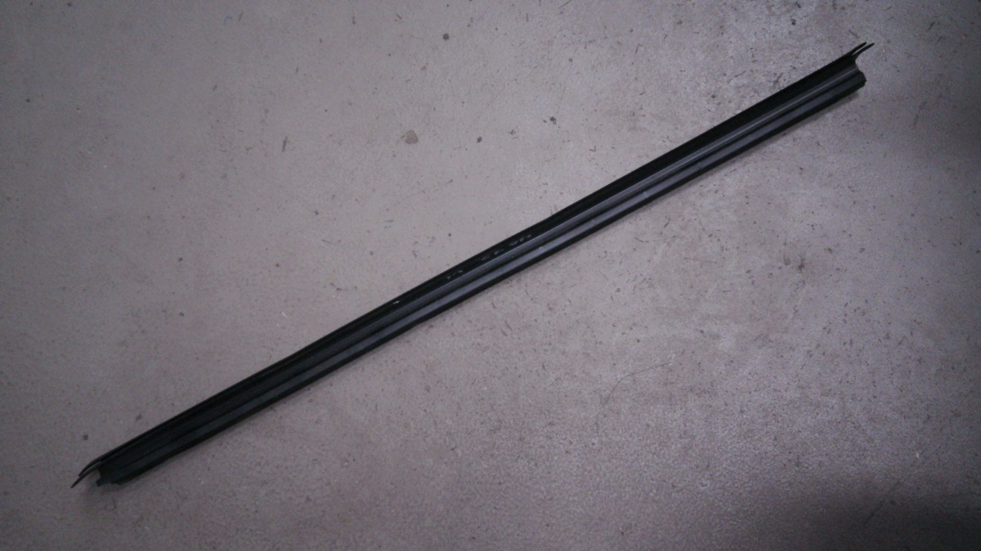 SCHACHTLEISTE INNEN VORNE LINKS