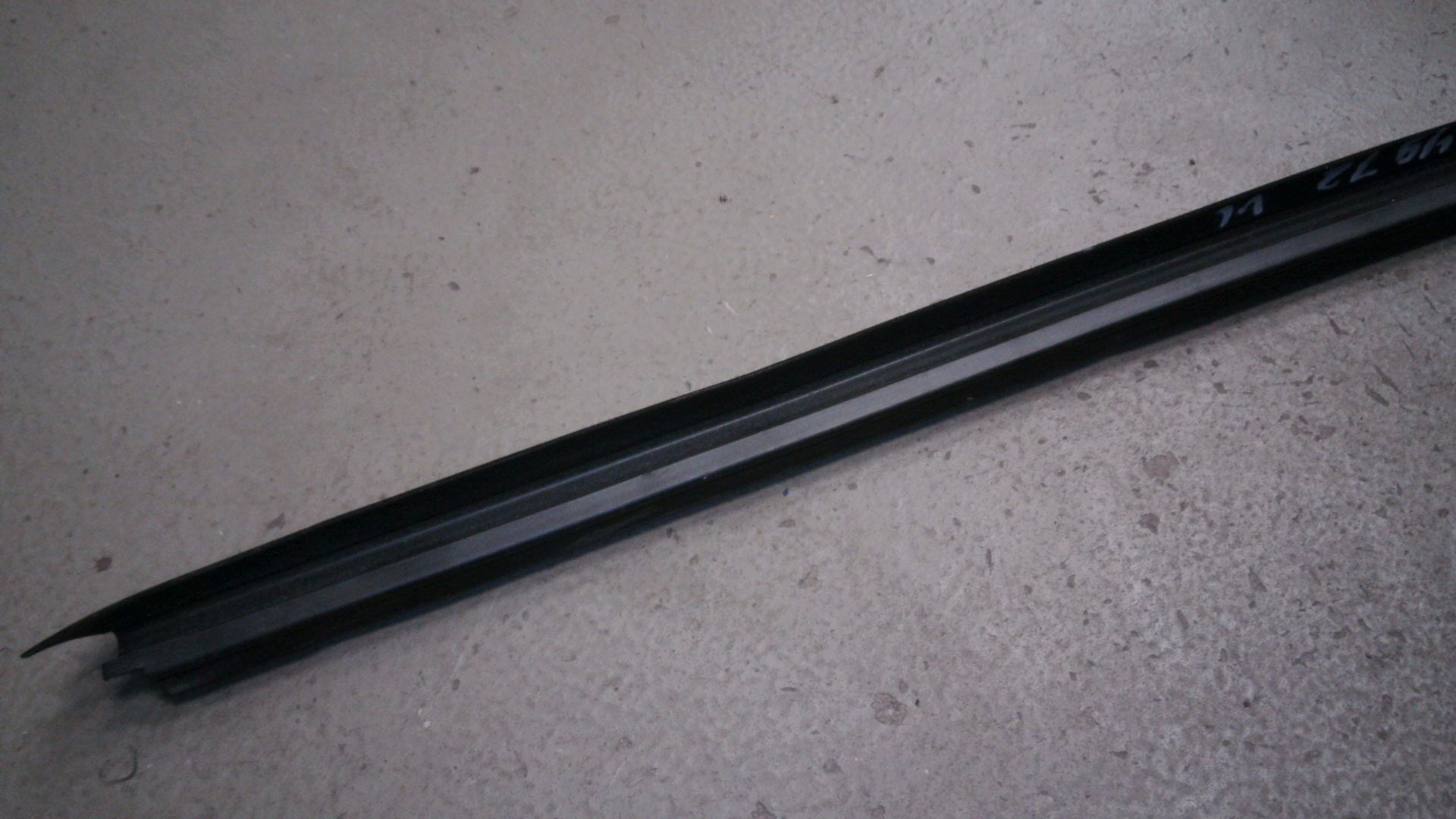 SCHACHTLEISTE INNEN VORNE LINKS