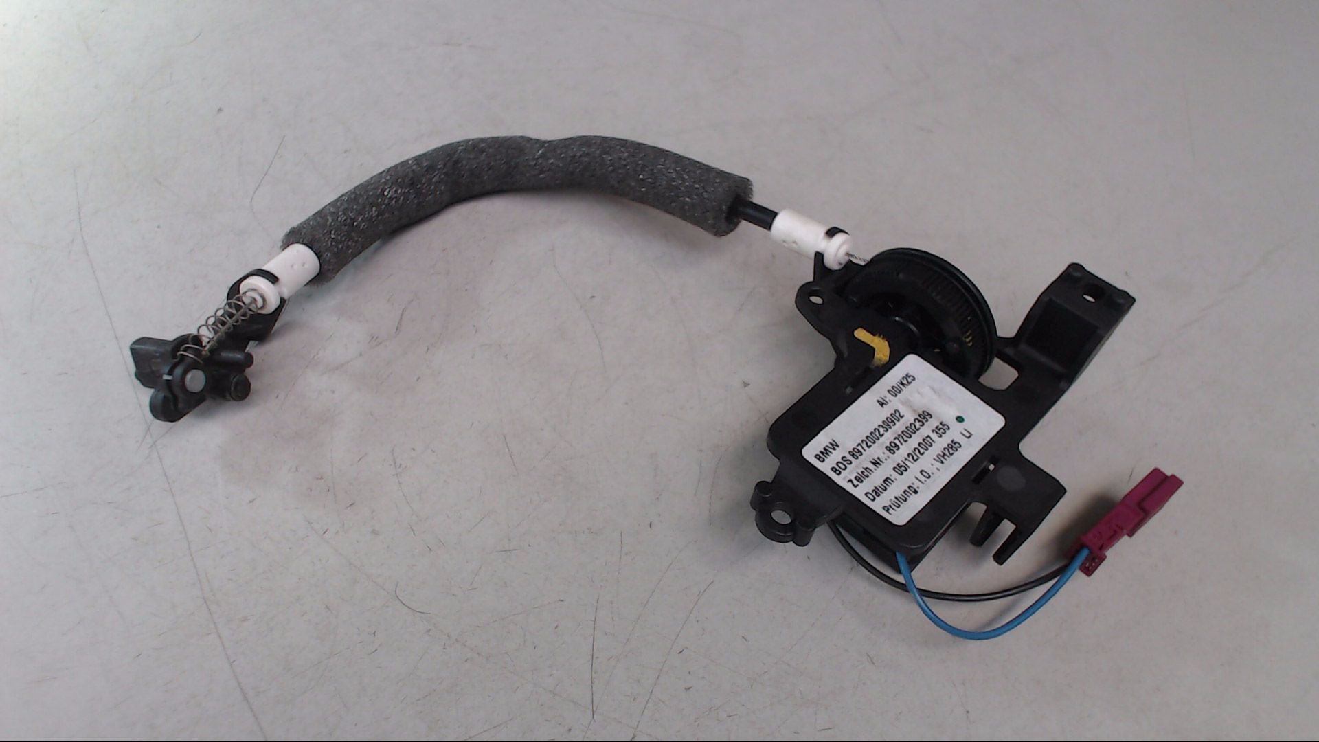 STELLMOTOR ANTRIEB LADERAUMABDECKUNG LINKS