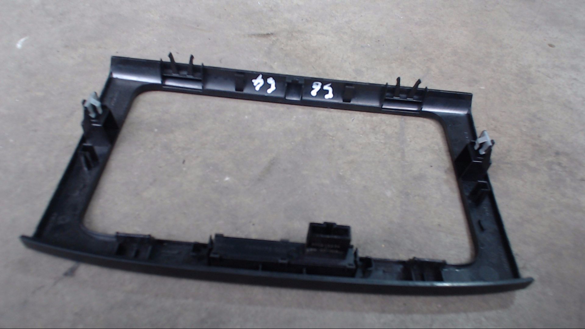 BLENDE/-ABDECKUNG RADIO