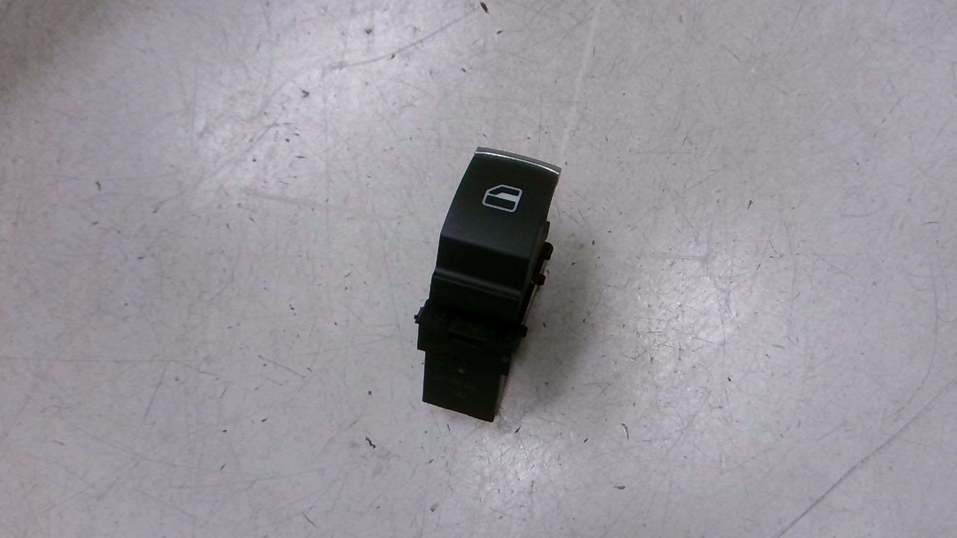 Schalter FENSTERHEBER (Tür vorn) Rechts