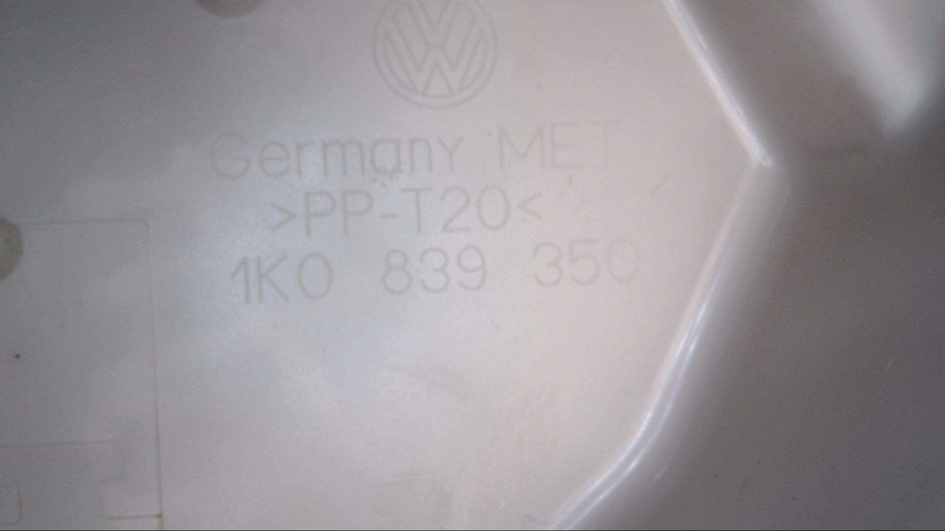 ABDECKUNG/-HALTERUNG TÜRSCHLOSS HINTEN RECHTS