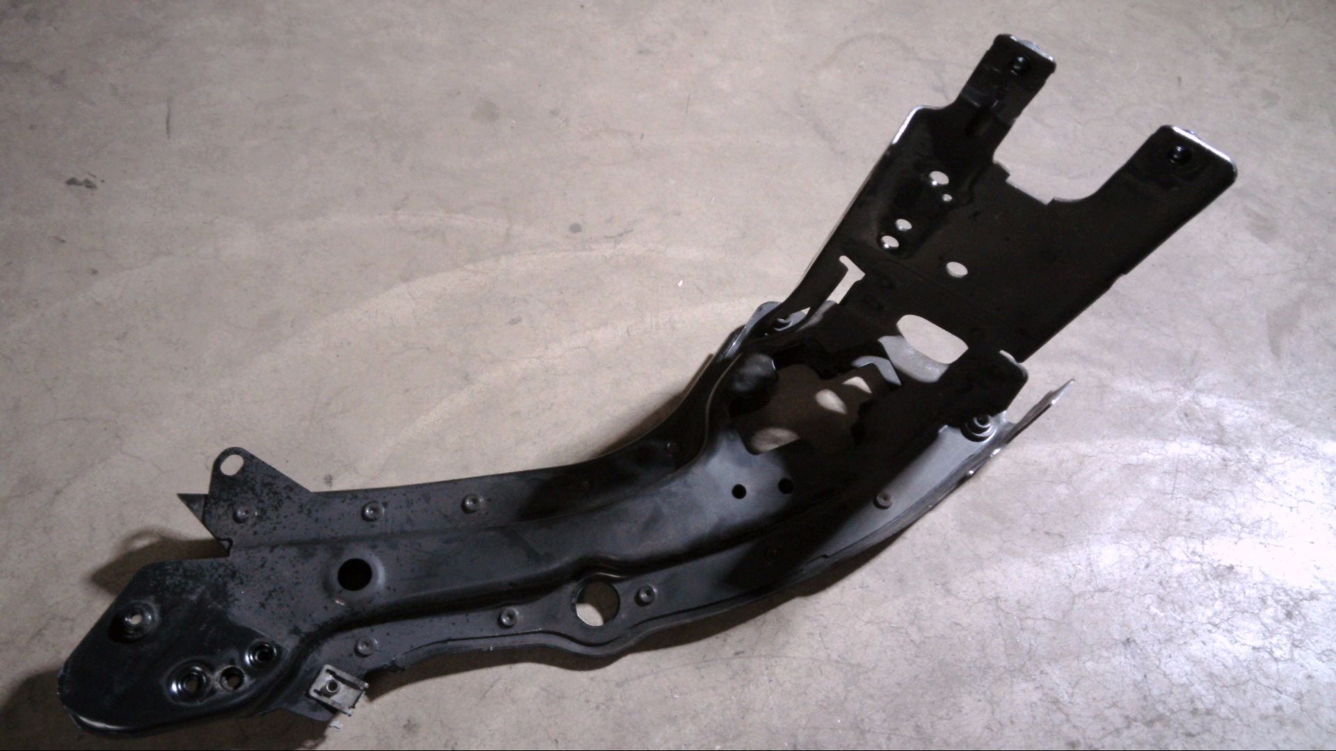 VERSTÄRKUNG SCHLOSSTRÄGER OBEN SEITLICH VORNE LINKS