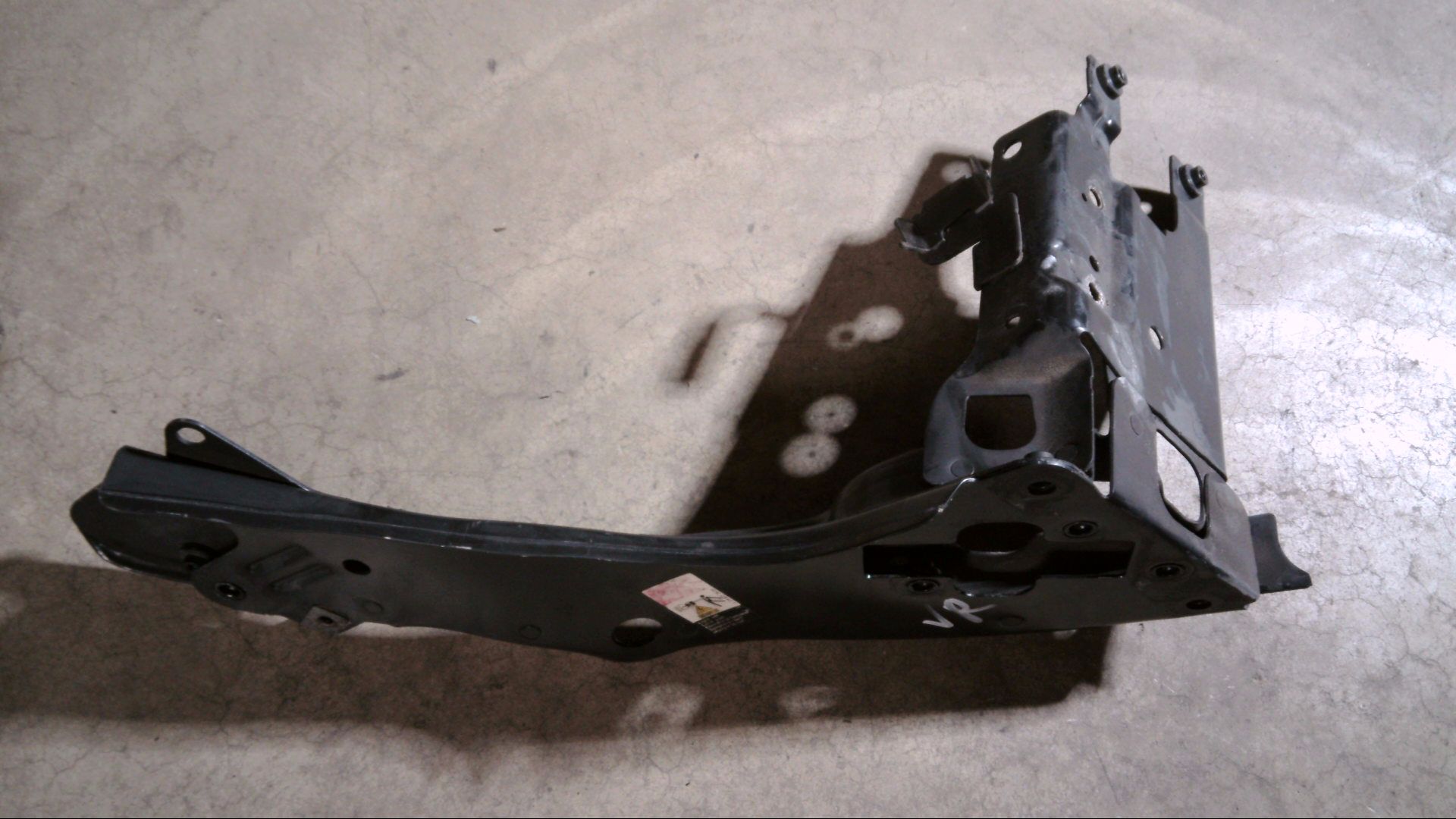 VERSTÄRKUNG SCHLOSSTRÄGER OBEN SEITLICH VORNE RECHTS