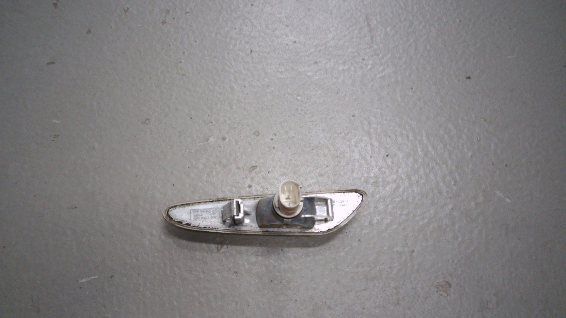 BLINKER SEITLICH VORNE RECHTS