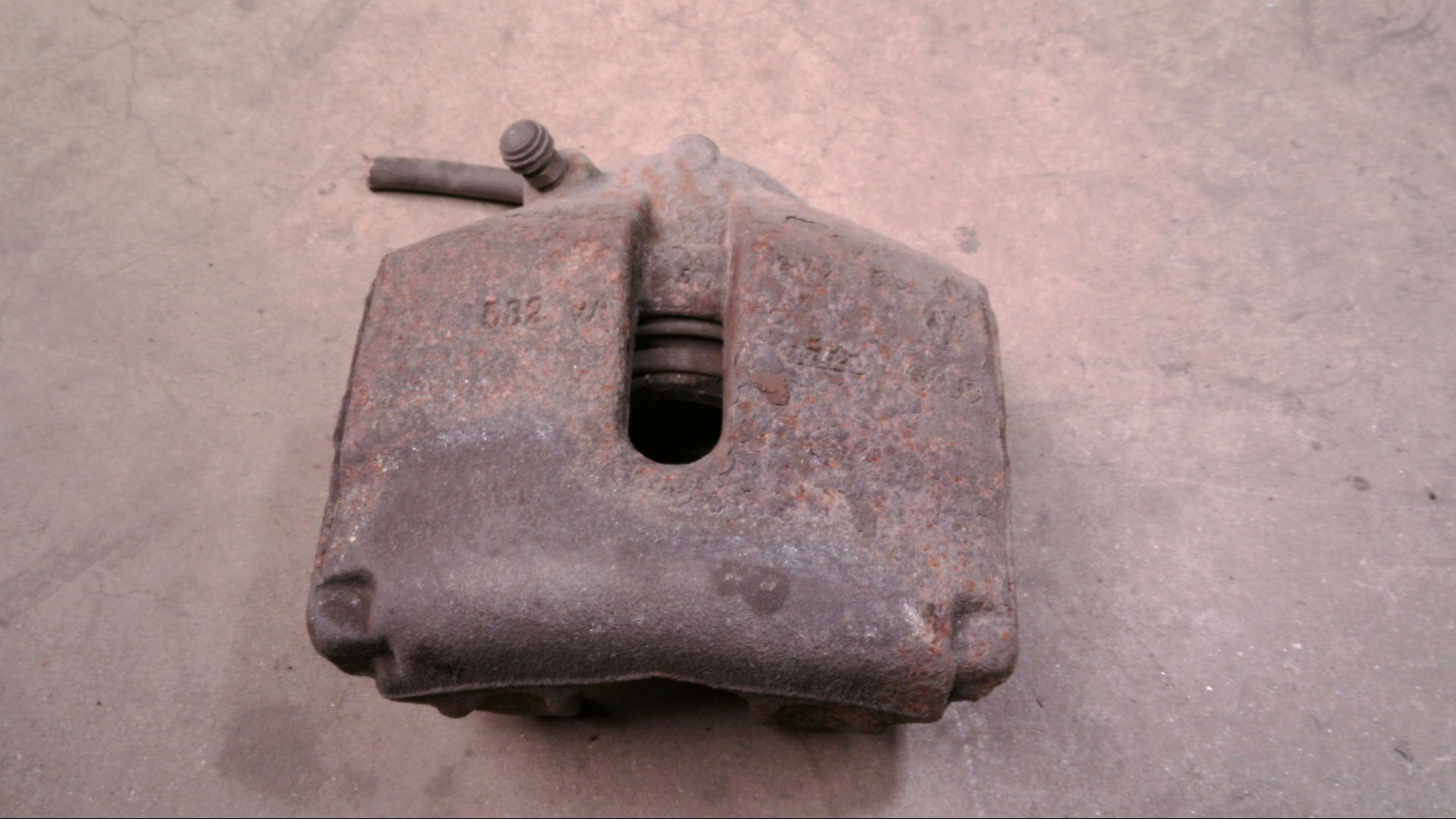 BREMSSATTEL VORNE RECHTS