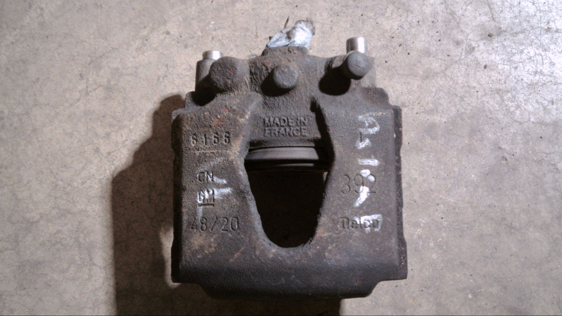 BREMSSATTEL VORNE LINKS