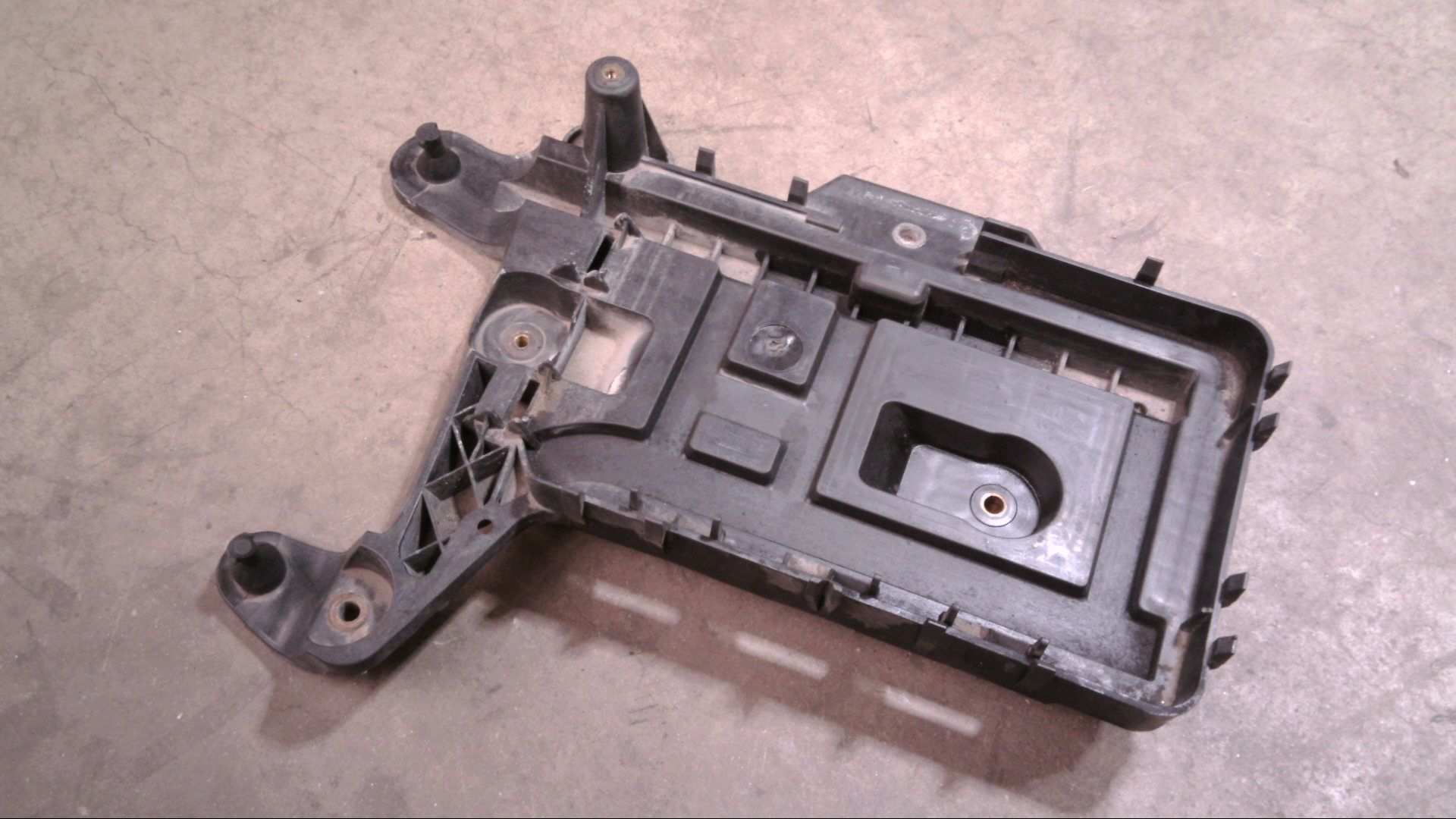KONSOLE HALTER TRÄGER BATTERIE