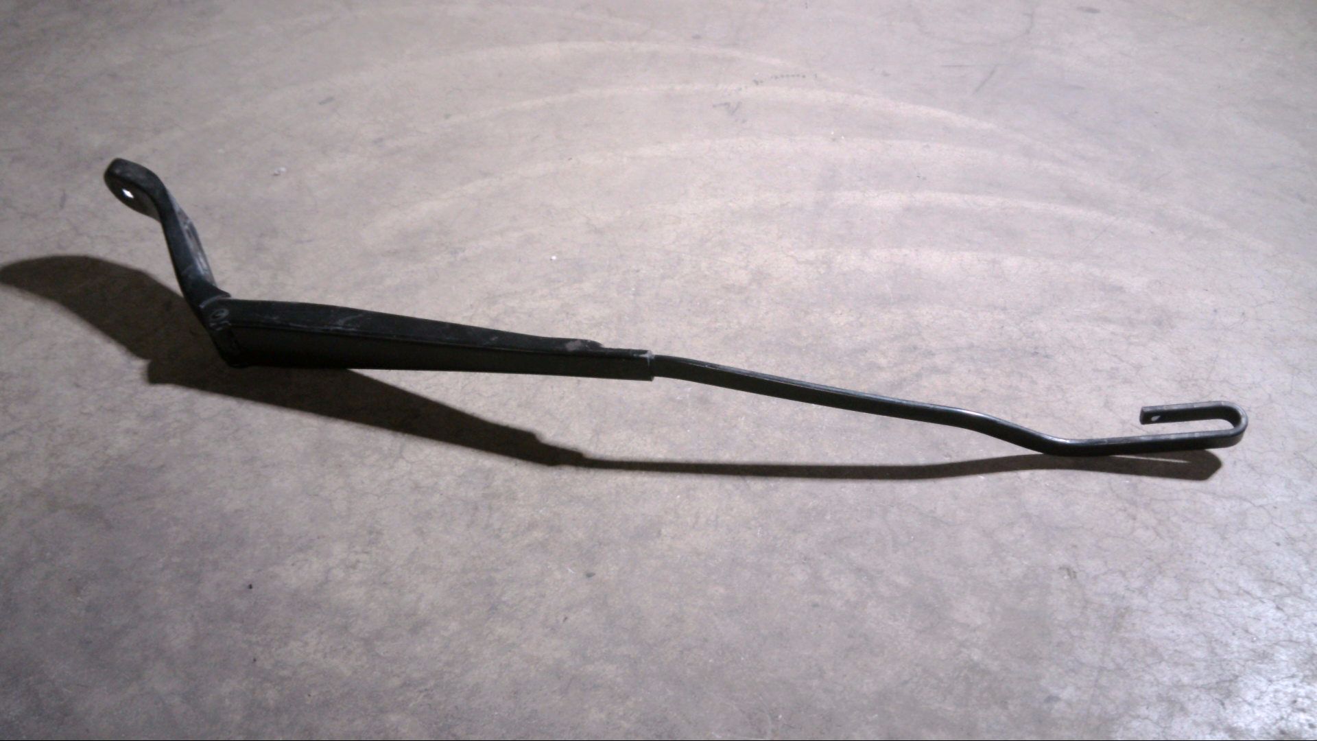 SCHEIBENWISCHERARM VORNE LINKS