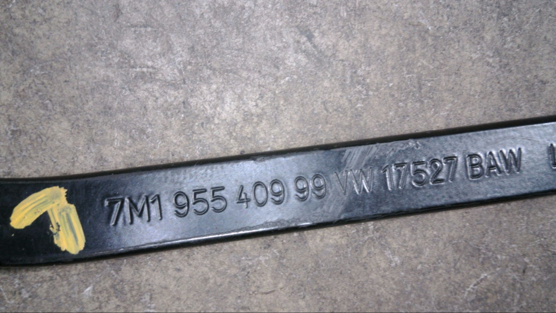 SCHEIBENWISCHERARM VORNE LINKS